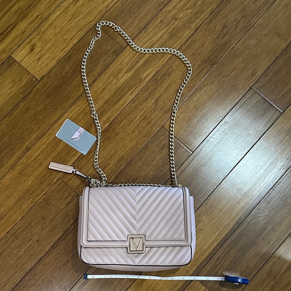 Victoria's Secret Blush Quilted Crossbody Bag with mirror - Picture 2 of 9